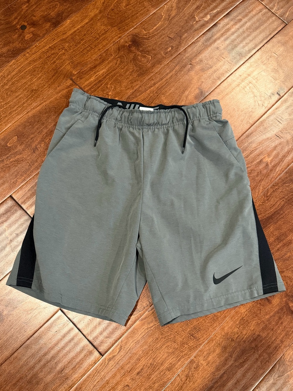 Nike Men’s Small Dri-fit Gray Athletic Shorts with Black Side Panels